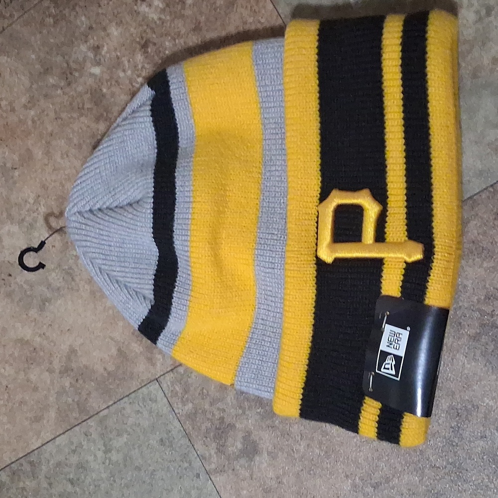 New. New Era Pittsburgh Pirates Multi Colored Beanie